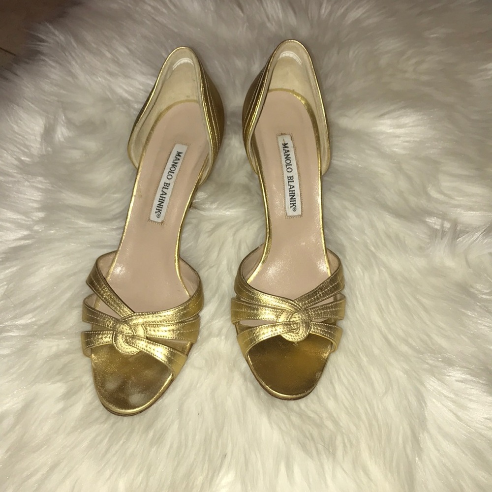 🛑 Manolo Blahnik Gold Heels